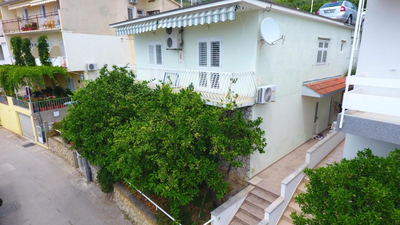 Apartmani Vranjes Podgora Exterior photo