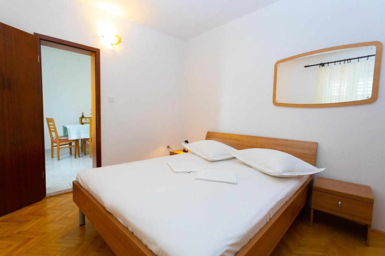 Apartmani Vranjes Podgora Exterior photo
