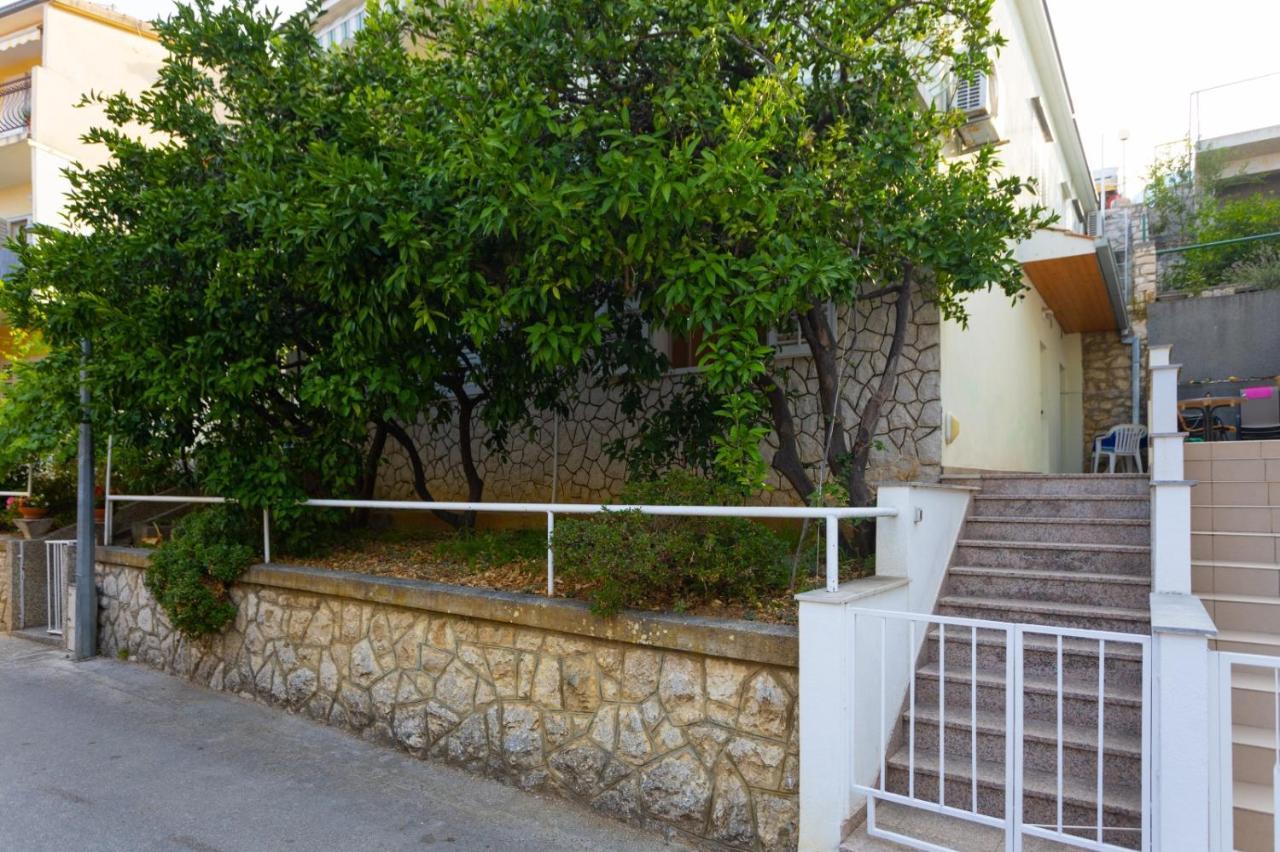 Apartmani Vranjes Podgora Exterior photo