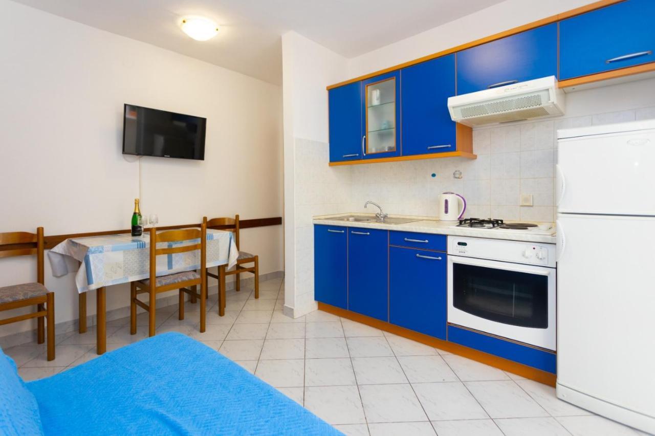 Apartmani Vranjes Podgora Exterior photo