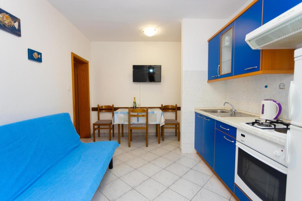 Apartmani Vranjes Podgora Exterior photo