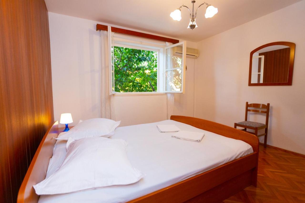 Apartmani Vranjes Podgora Exterior photo