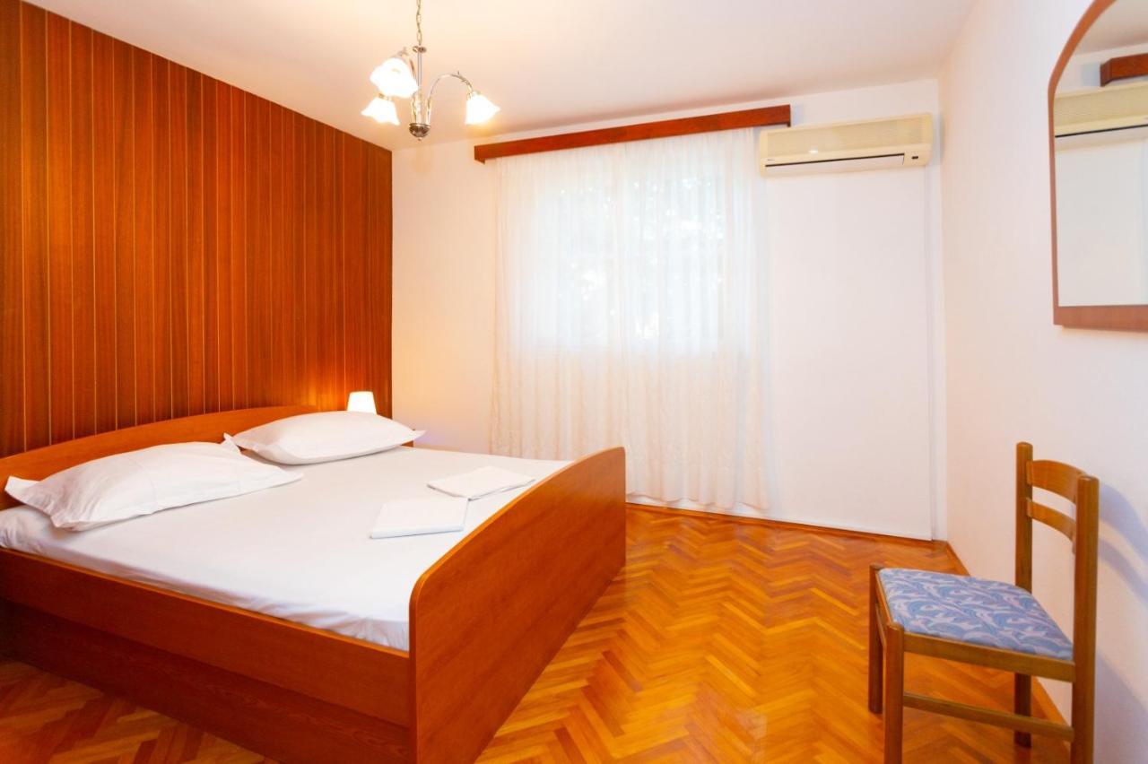 Apartmani Vranjes Podgora Exterior photo