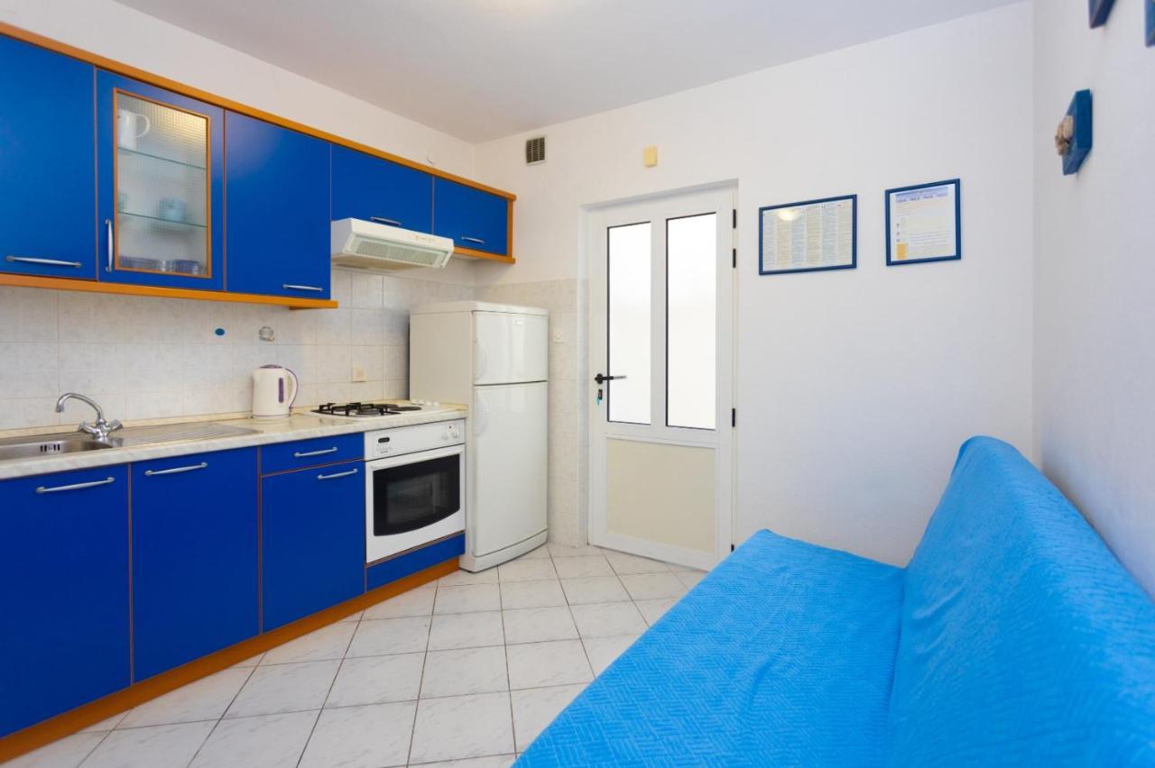 Apartmani Vranjes Podgora Exterior photo