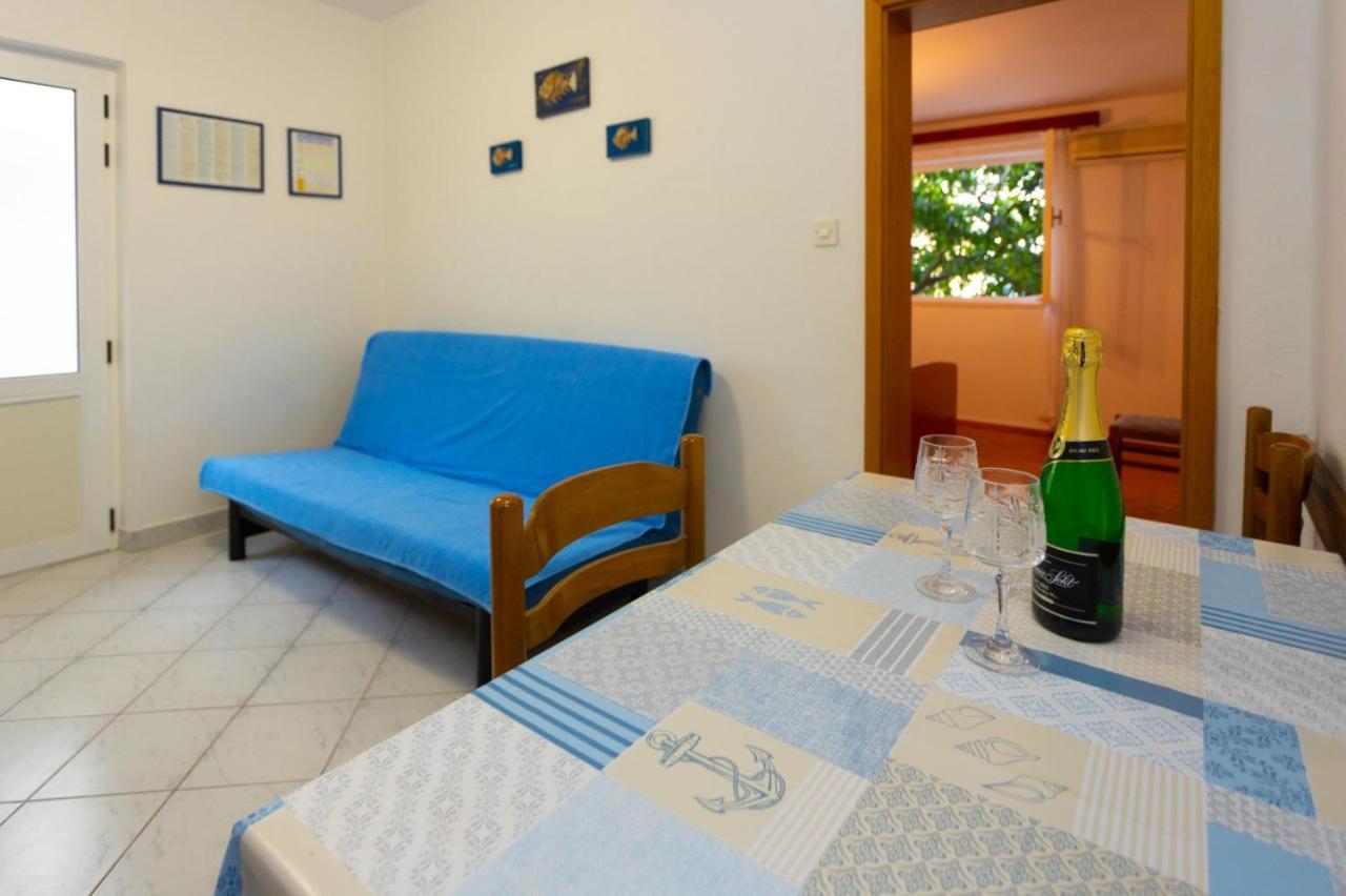 Apartmani Vranjes Podgora Exterior photo