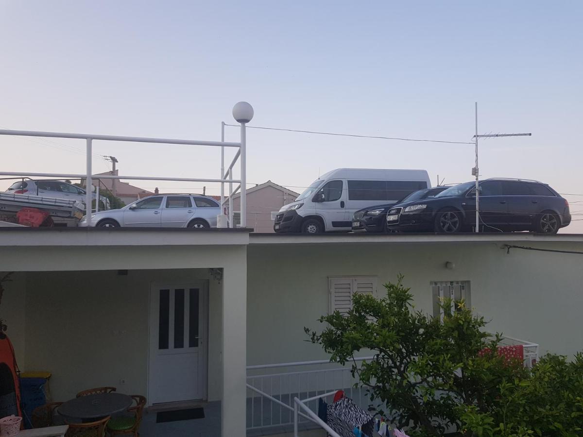 Apartmani Vranjes Podgora Exterior photo
