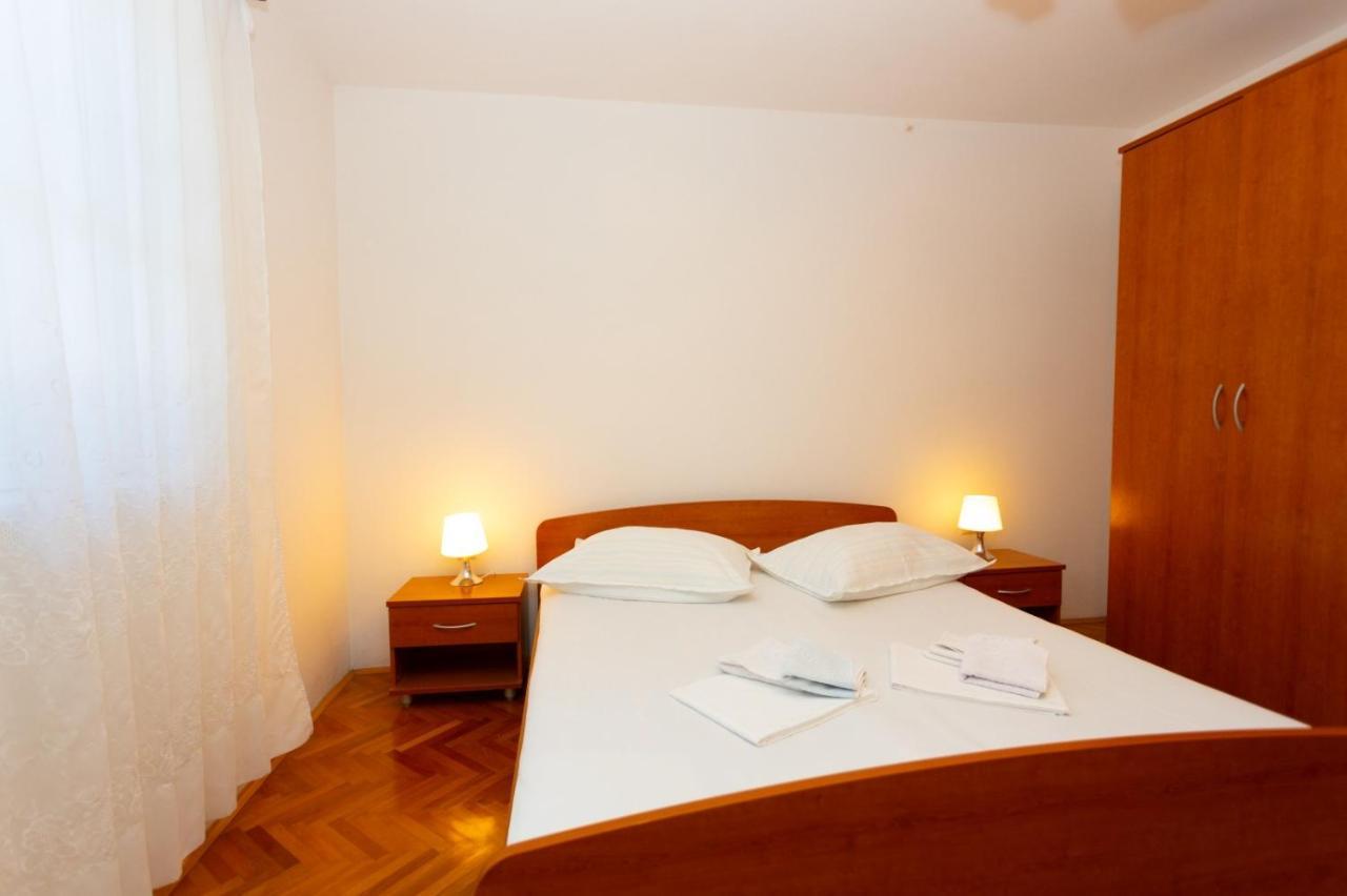 Apartmani Vranjes Podgora Exterior photo