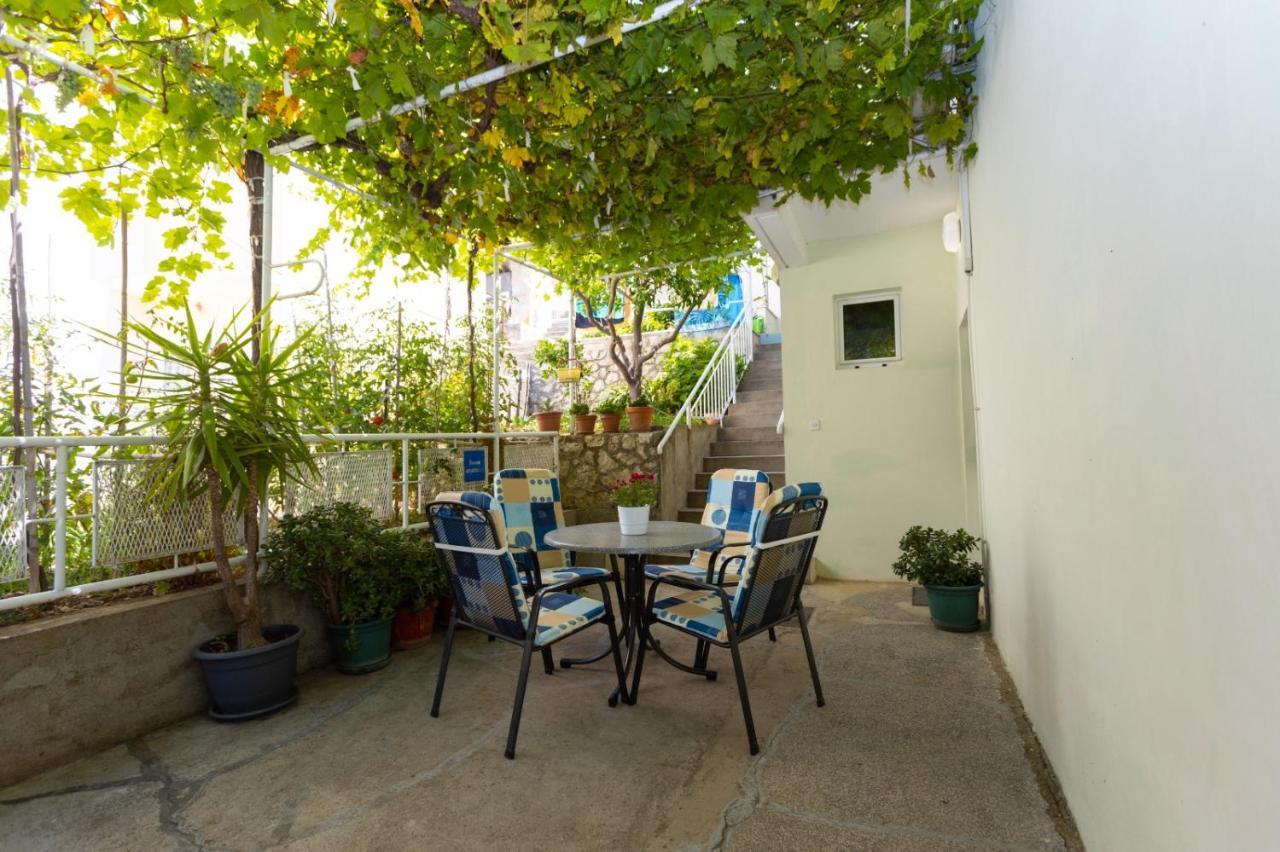 Apartmani Vranjes Podgora Exterior photo